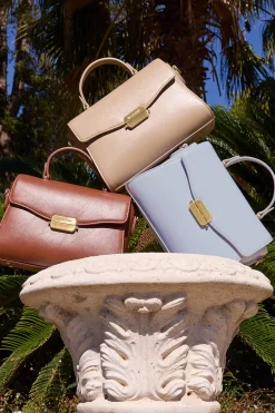 Women Hexagona Handbag<1-strapped handbag